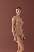 Latte renkli 10400 straplez dantelli body modeli