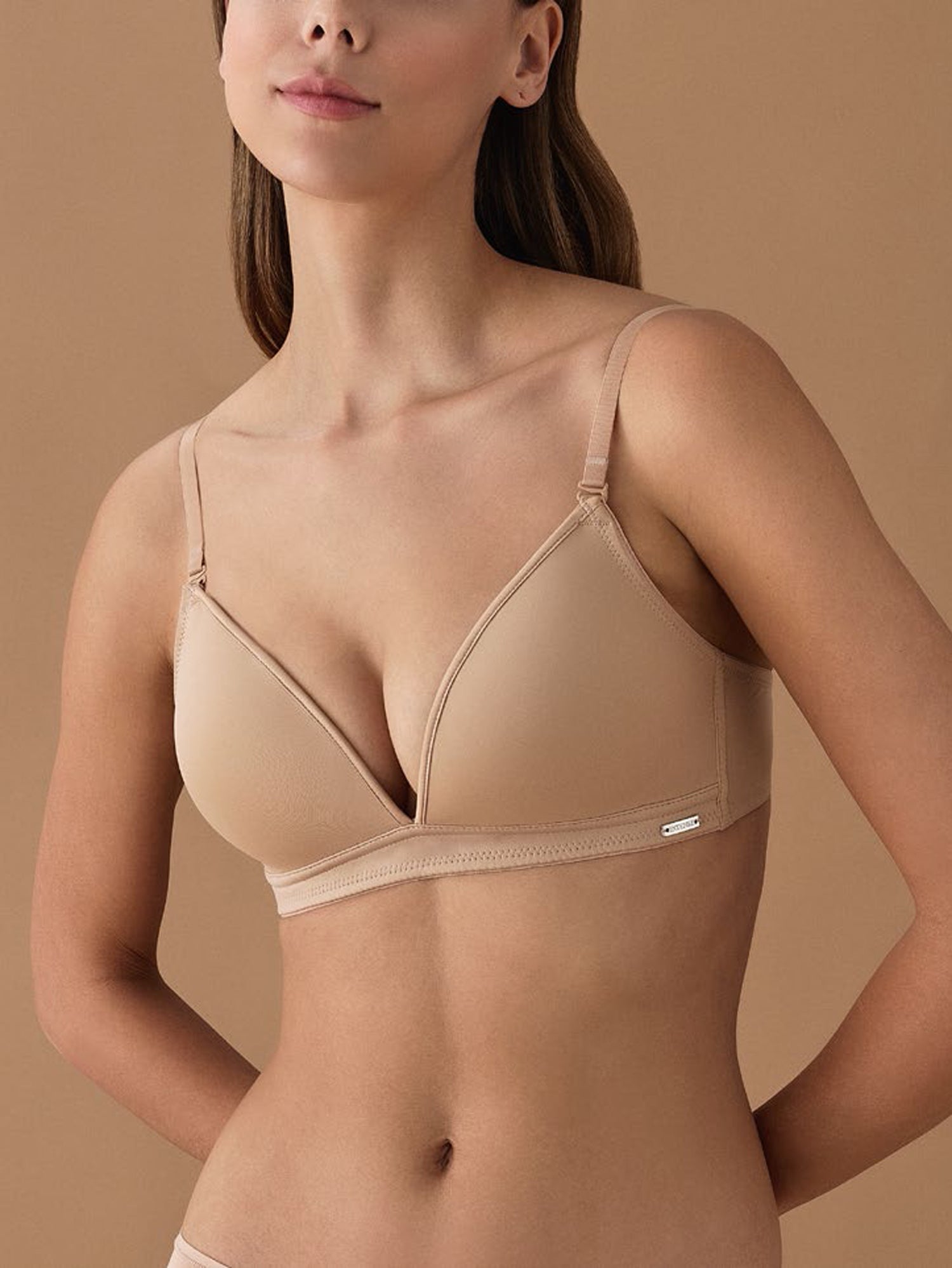 1800 Üçgen Soft Cup Sütyen - Ten